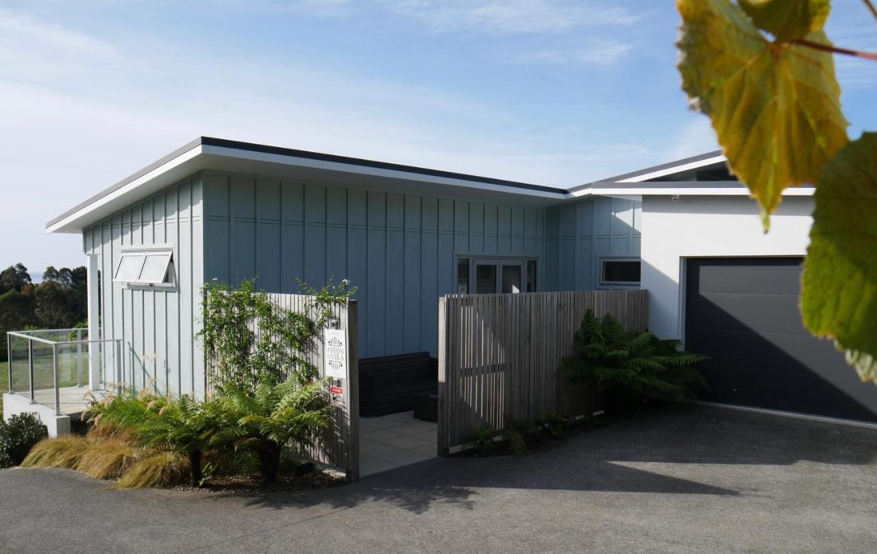 Aston Road Villa Bed & Breakfast Waikanae Exterior photo